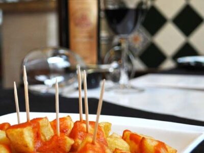 Las patatas bravas